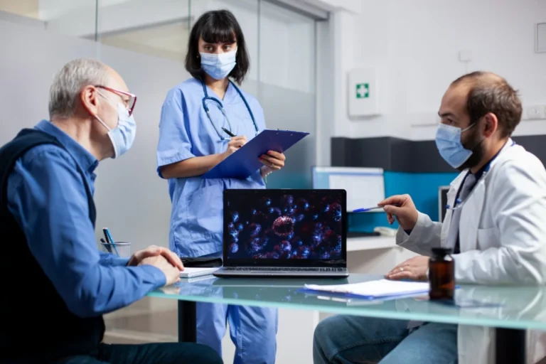 medic-team-discussing-germs-clinic2 (1)